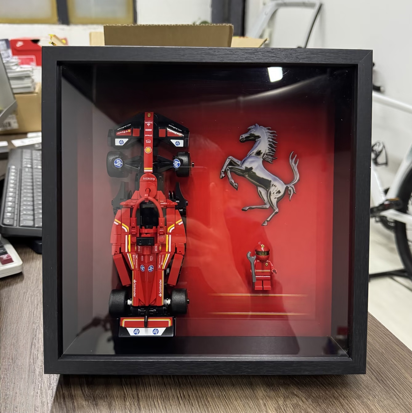 Model Kit F1 - Painel de Exibição para LEGO 77242