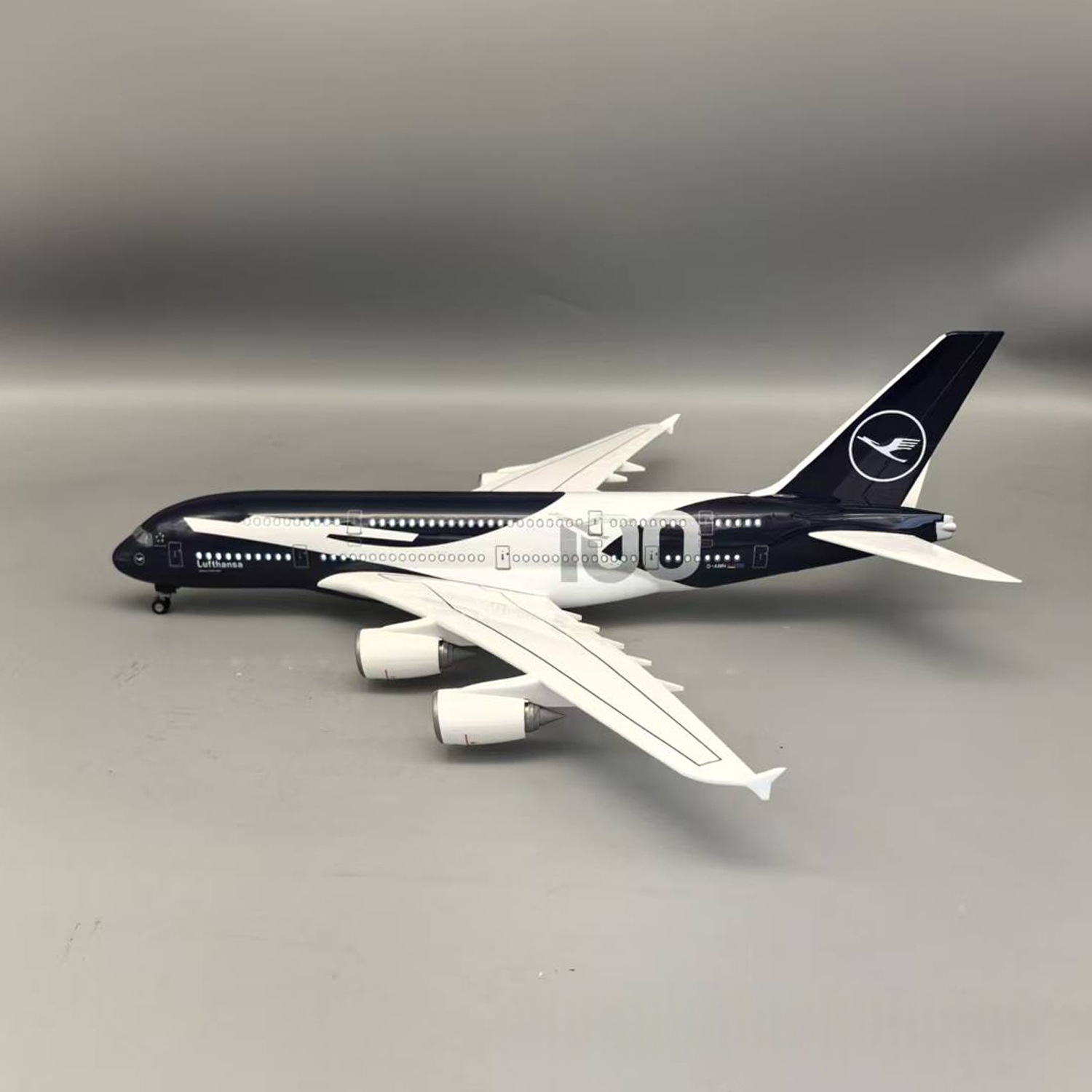 Novo Modelo de Avião de Resina - Model Kit Ixchel avaliação e preço