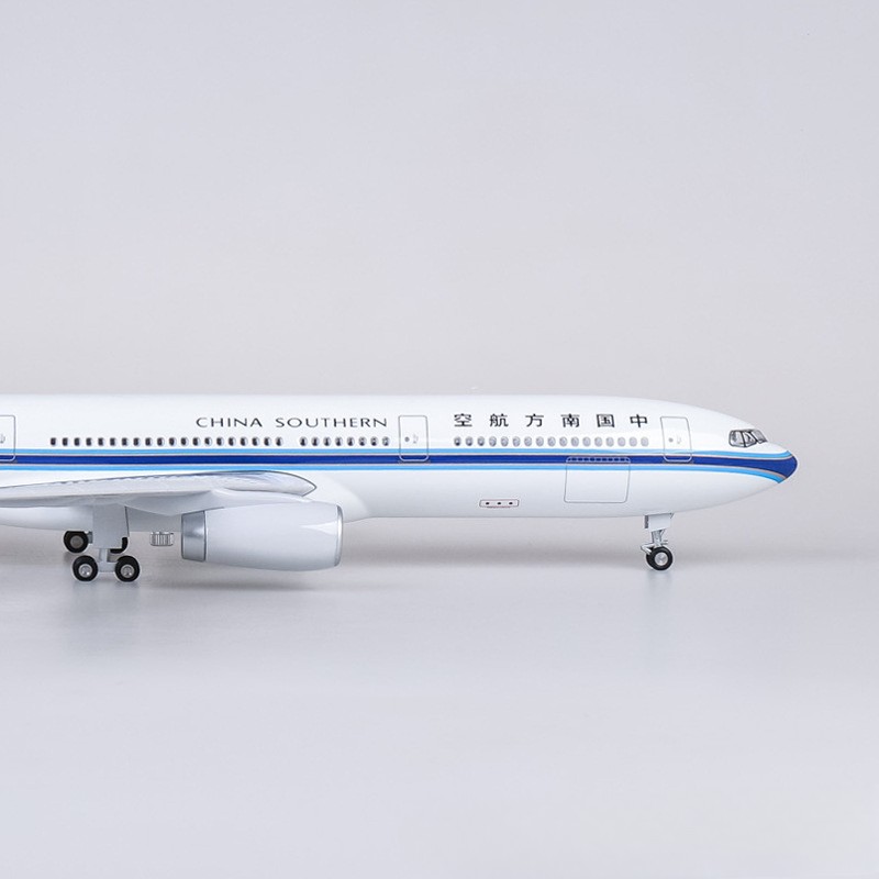 Modelo de Avião Comercial Simu - Model Kit Simulator avaliação e preço