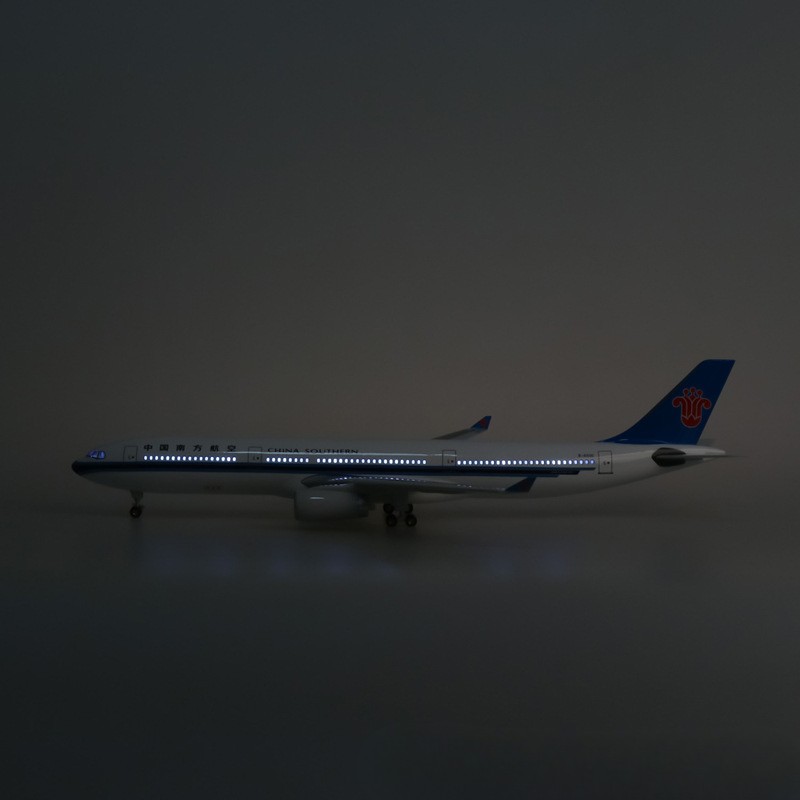 Modelo de Avião Comercial Simu - Model Kit Simulator avaliação e preço