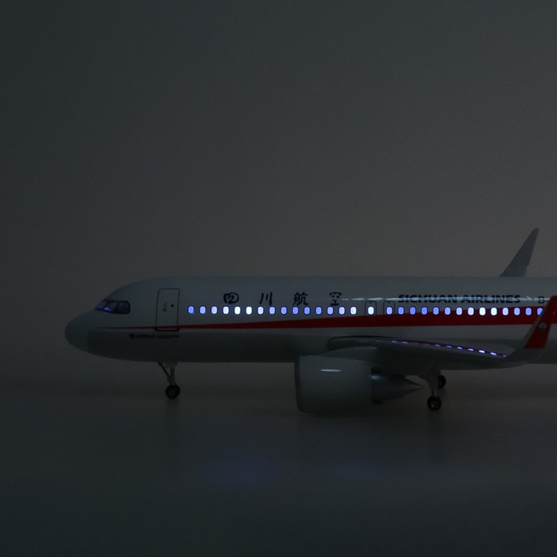 Modelo de avião em resina fund - Model Kit Ixchel avaliação e preço
